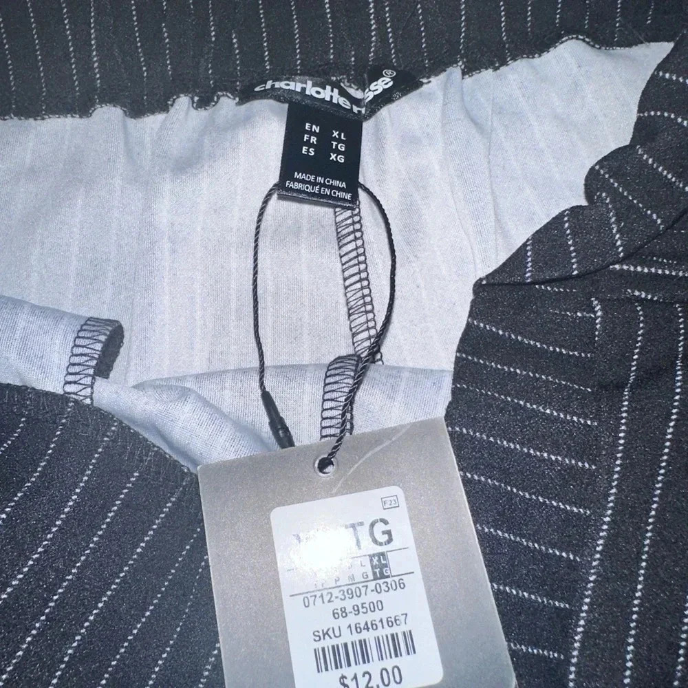 Charlotte Russe Black and white Striped Paperbag pants (E2) - Picture 4 of 4